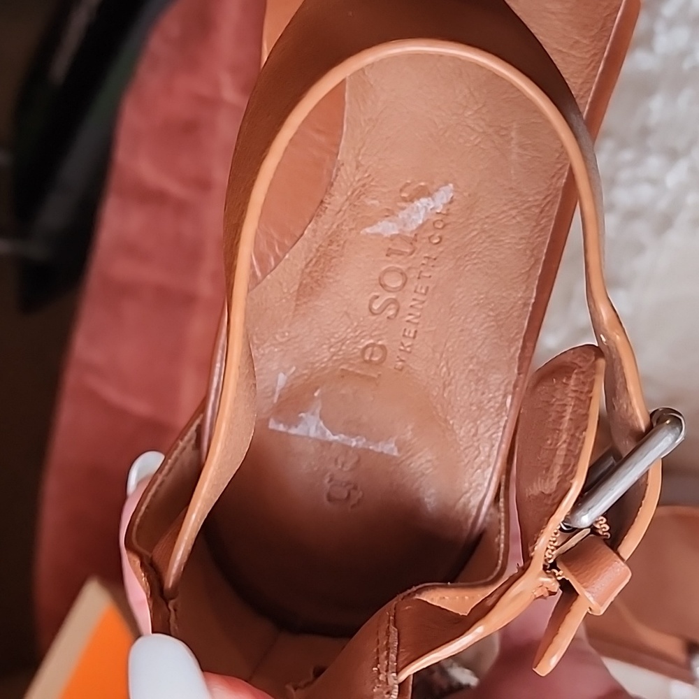Gentle Souls Sandals - Picture 5 of 9